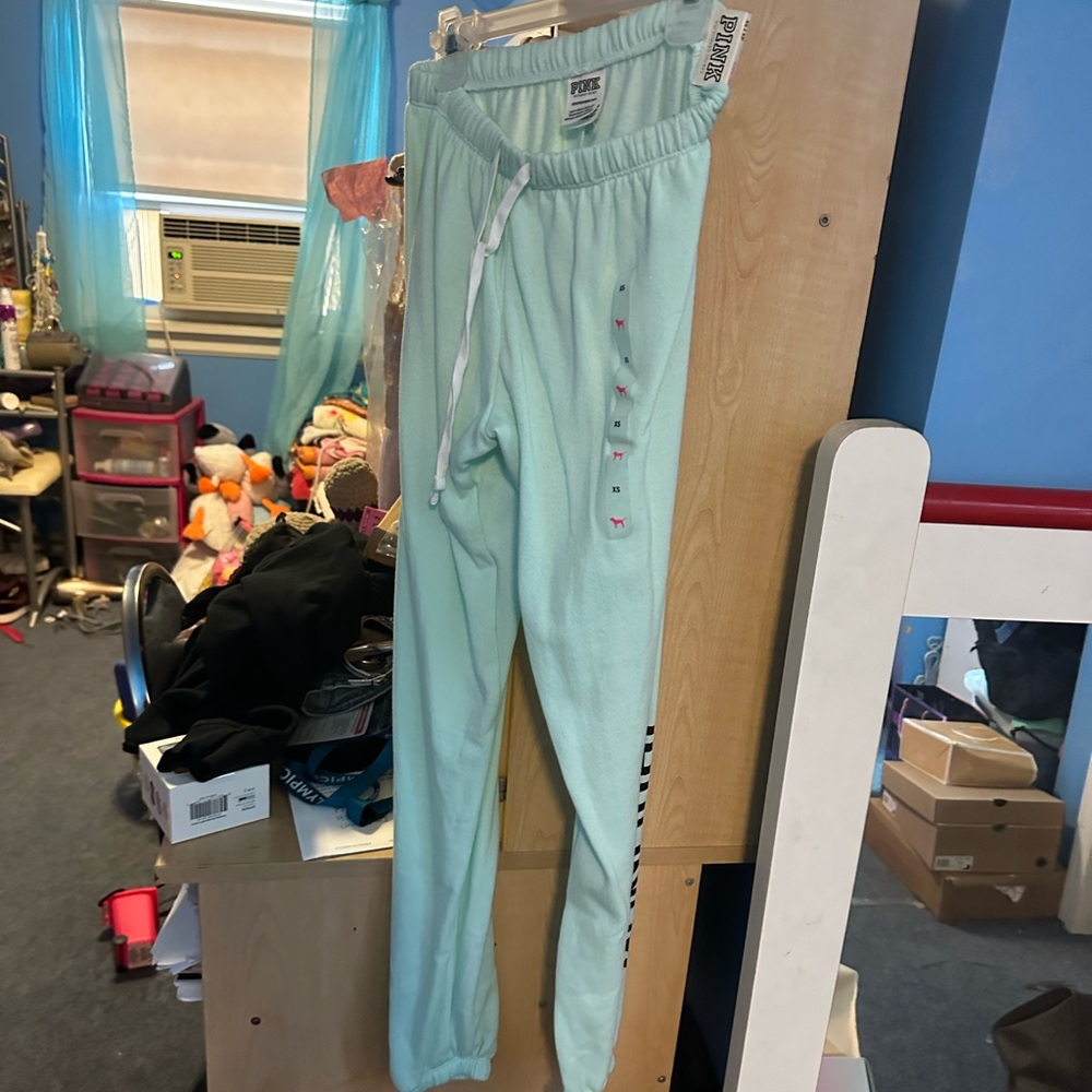 Victoria Secret PINK Classic Pant Sweat Pants in Aqua. Size XS. NBW